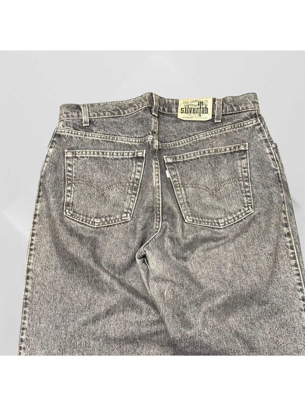 vintage Levis silverTab loose wise leg jeans made in USA 34 X 34 34 in waist 90s